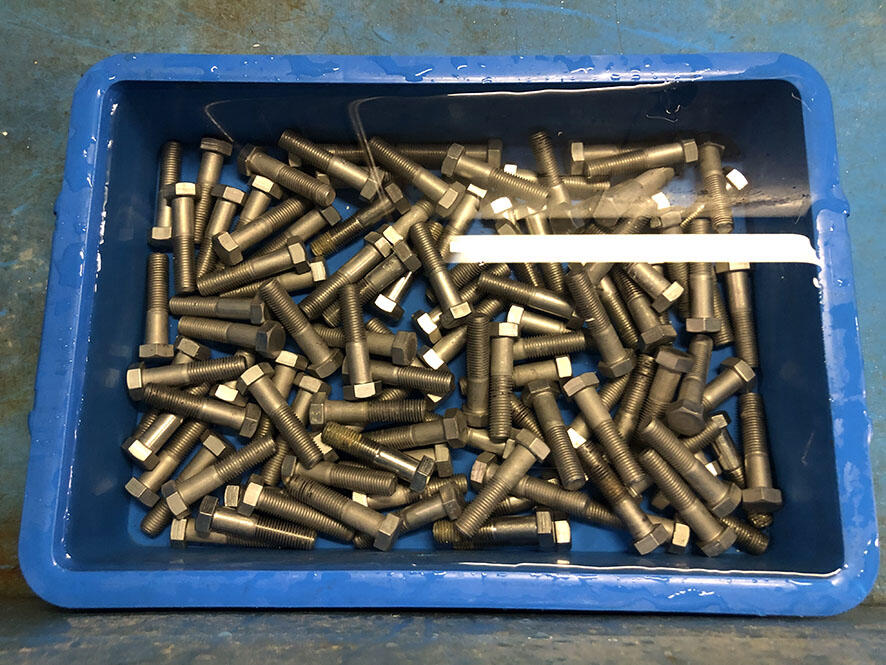 2504_bolt_01.jpg